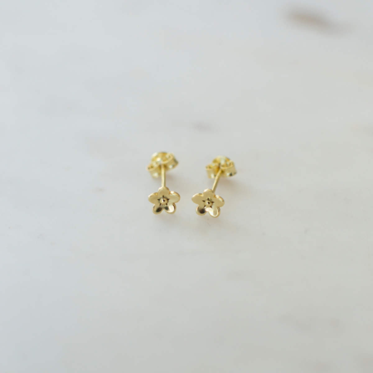 SOPHIE STORE DAISY DAY STUDS