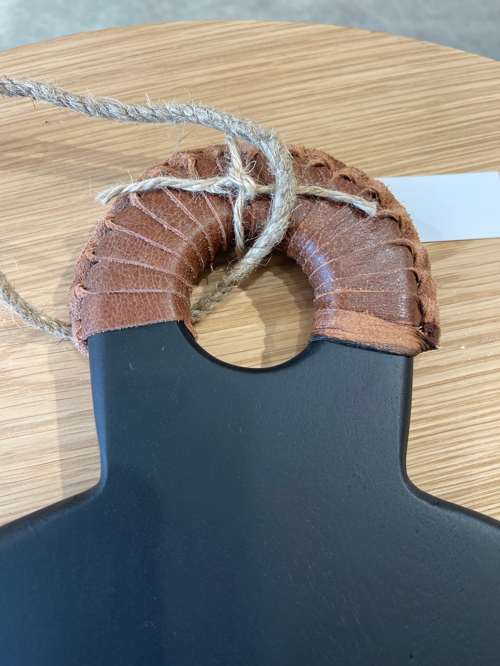 ARTISAN PLATTER SERVING BOARD Round 45x35cm BLACK