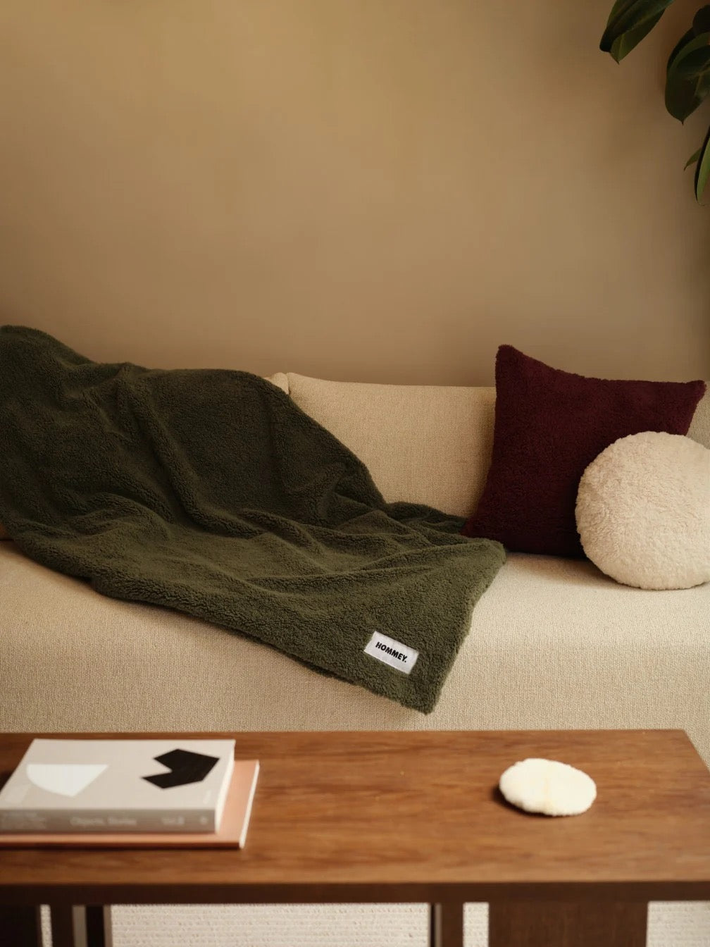 Hommey Faux Fur Throw - Olive pre order