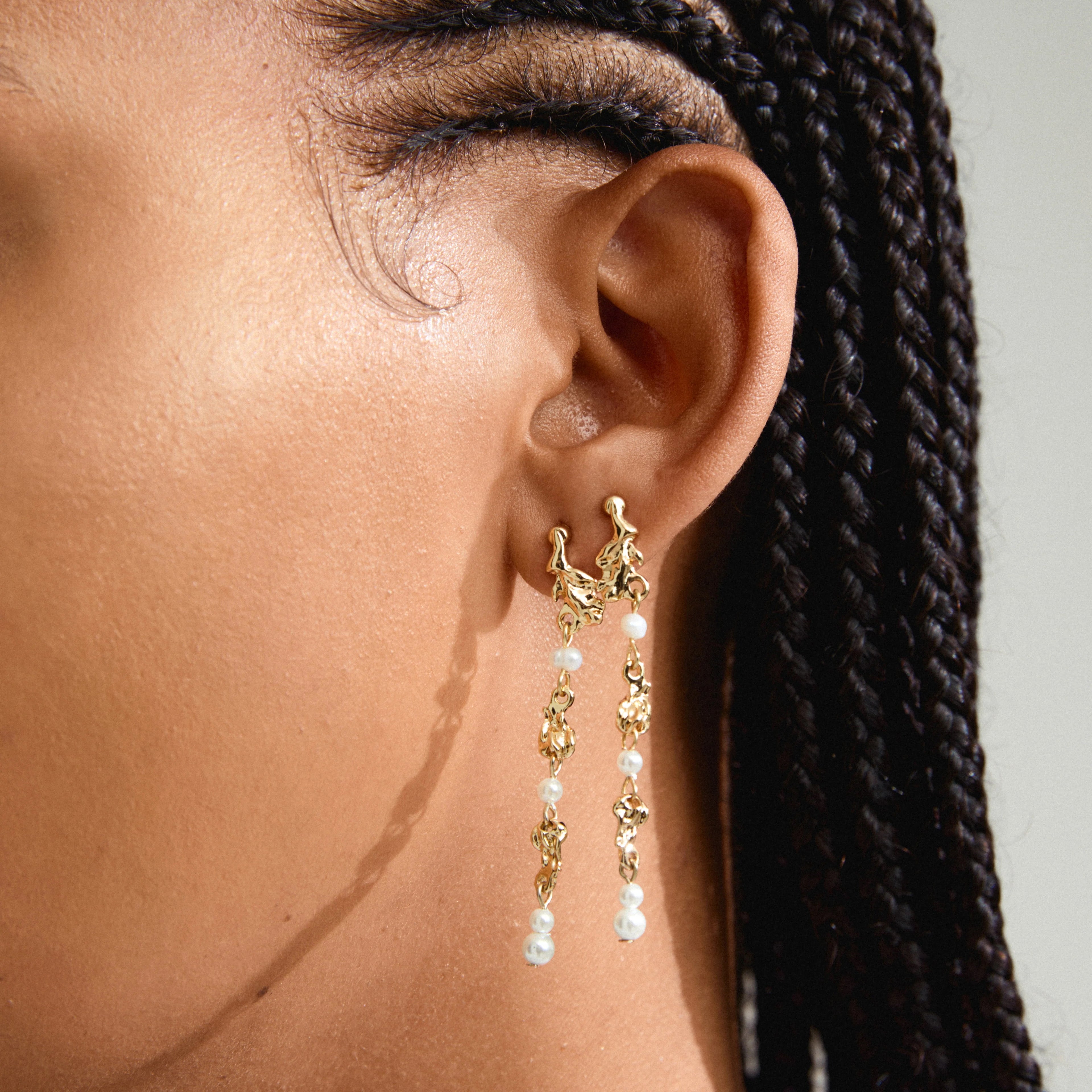 Sloan Pearl Earrings - Gold Plated - White