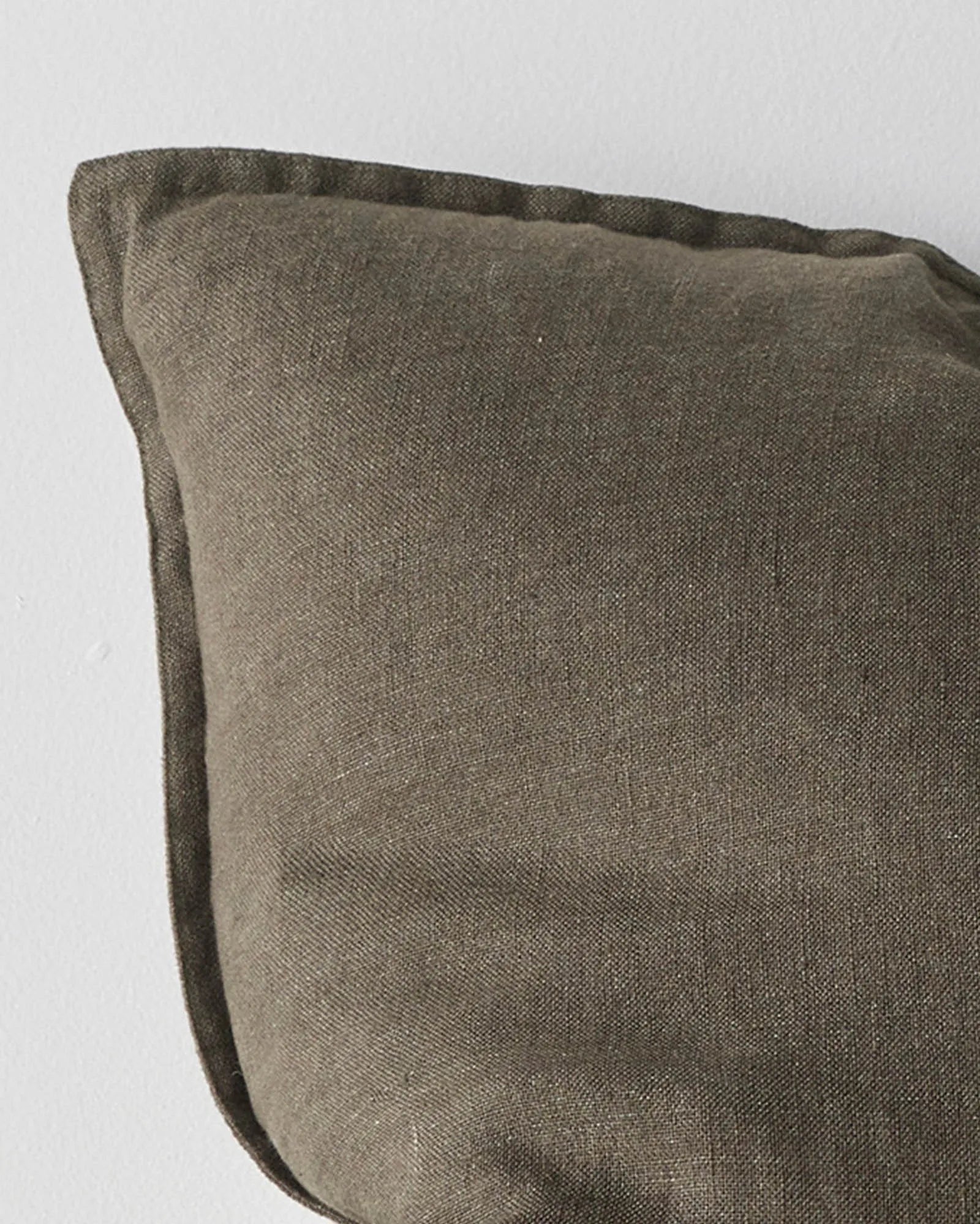 COMO LINEN CUSHION - Spruce 40 x 60cm