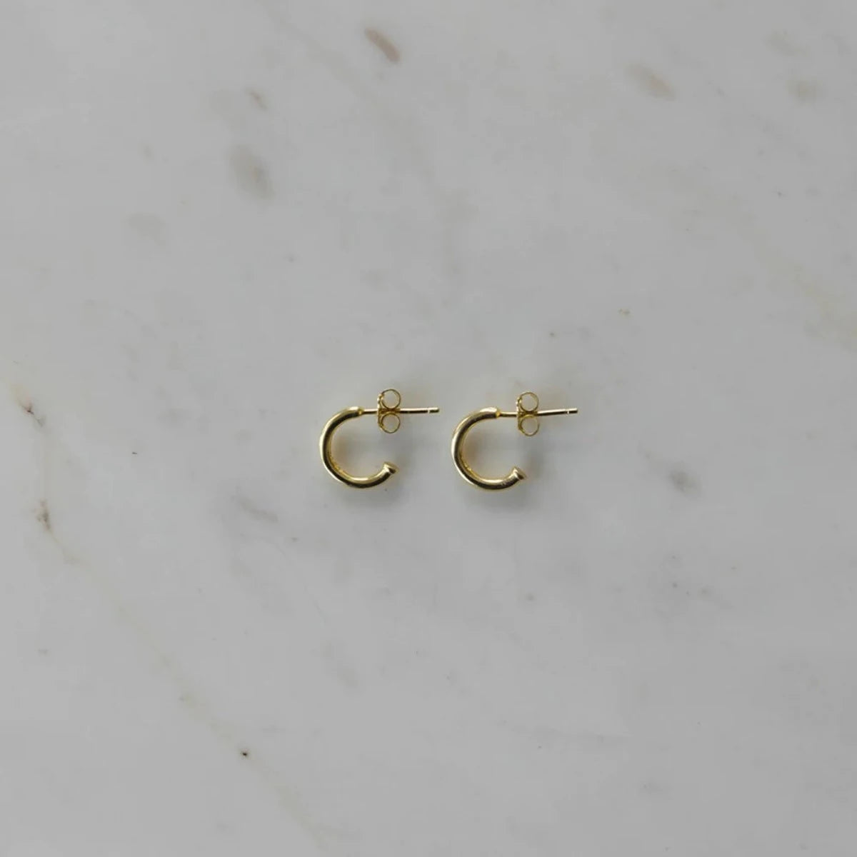SOPHIE STORE HOOP STUDS