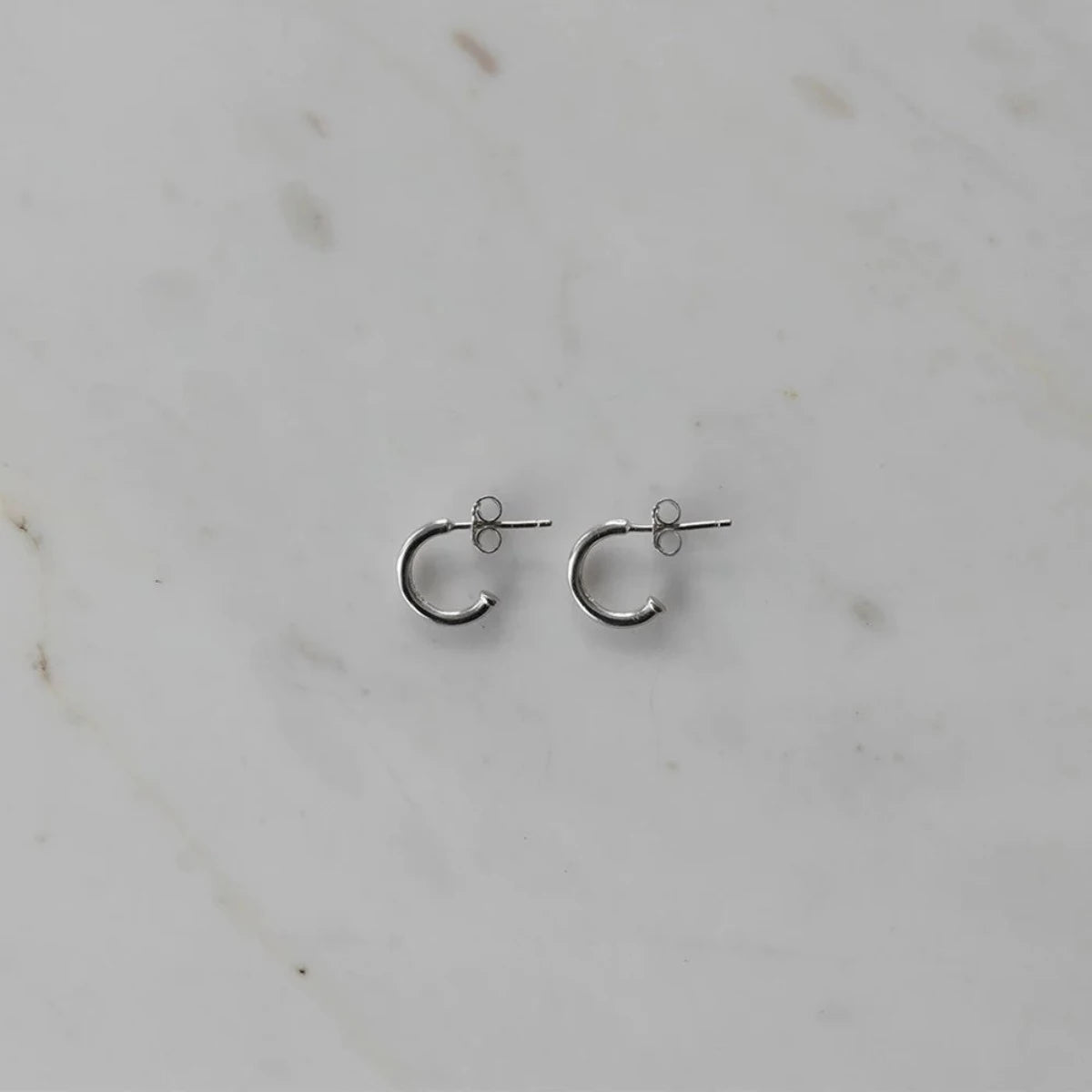 SOPHIE STORE HOOP STUDS