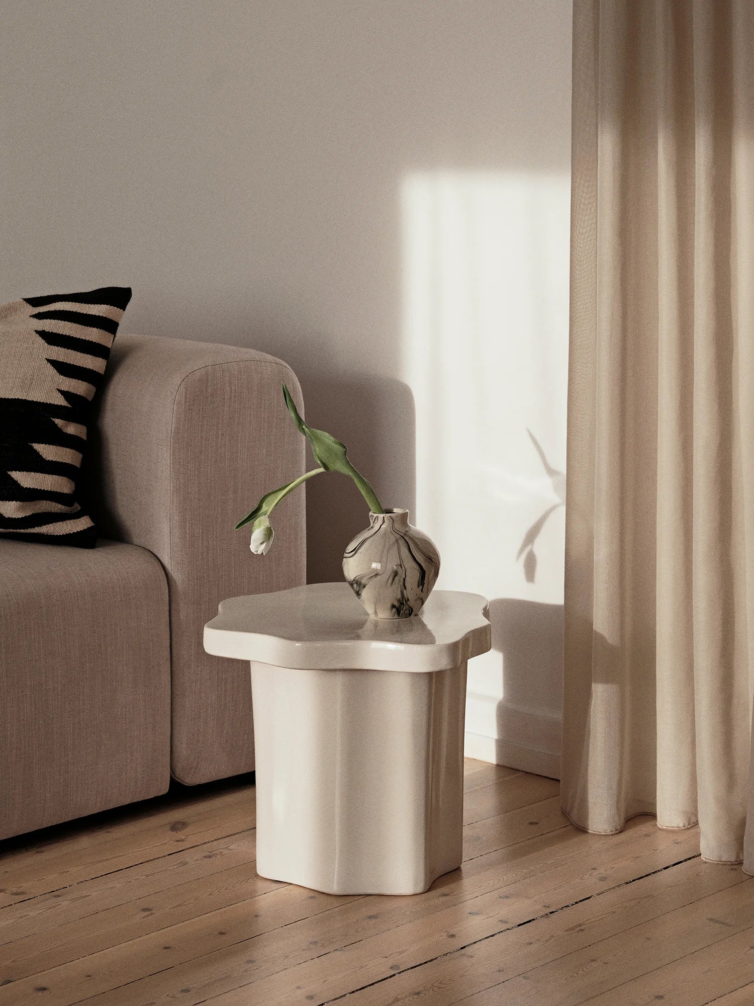 BROSTE Vase Ingrid M - Beige/Black