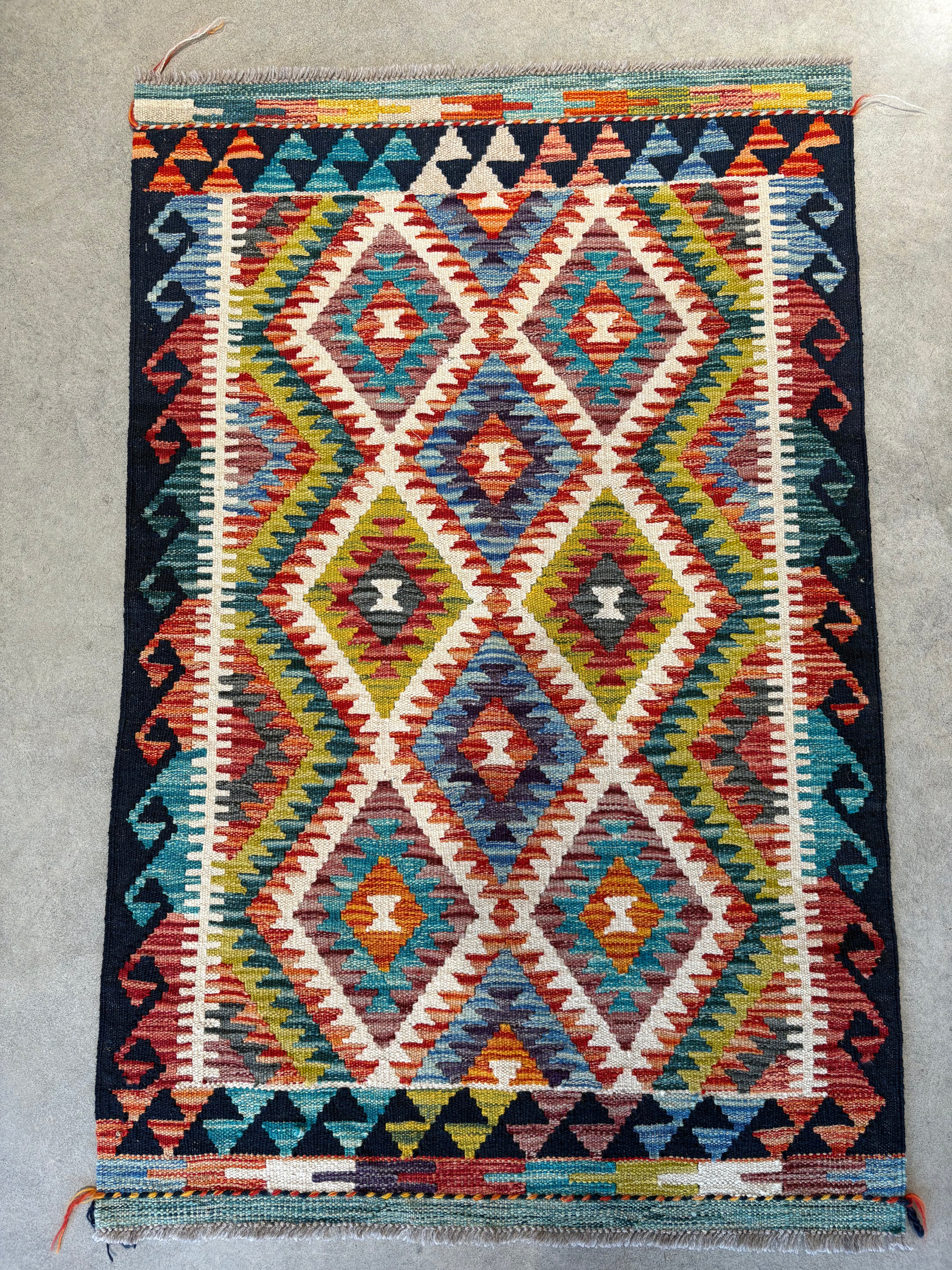 Vintage Handwoven Rug 122 x 78 cm - piece 472