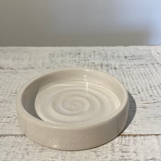 Magnolia Lane Soap/Vege Brush Dish - white round