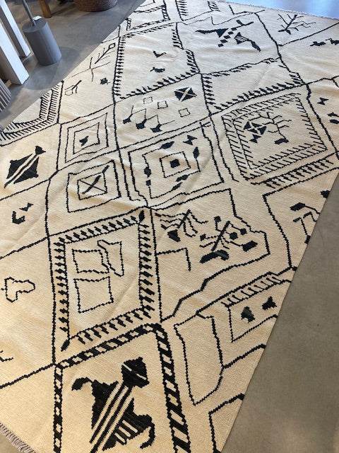 Turkish Style Rug - 2.95 x 1.92 m