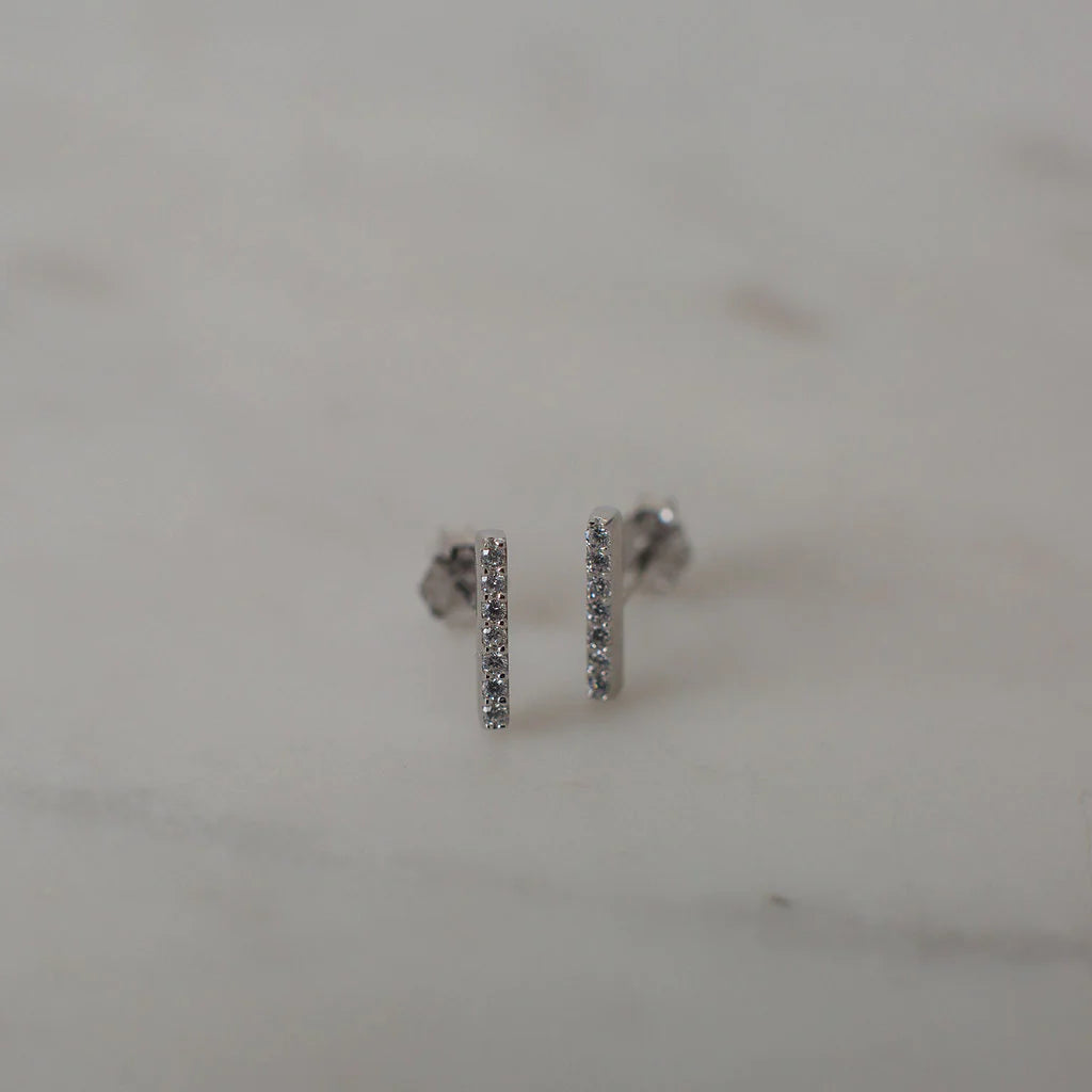 SOPHIE STORE SPARKLE BAR STUDS