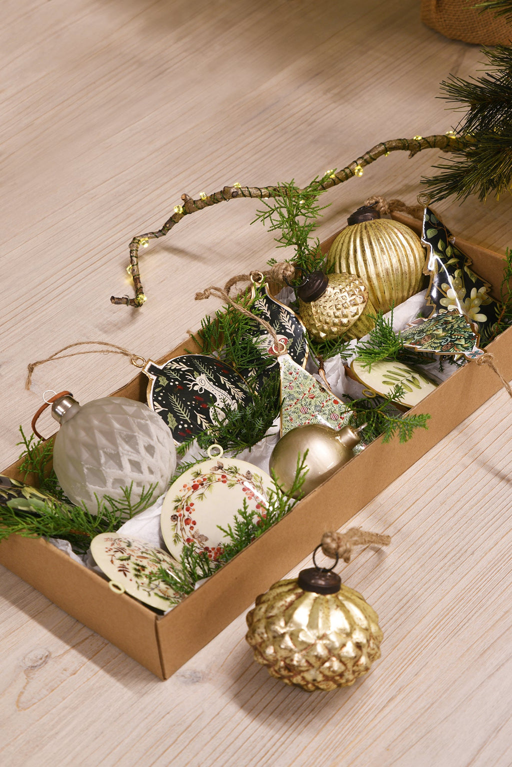 Enamel Hanging Floral Heart & Tree - light green