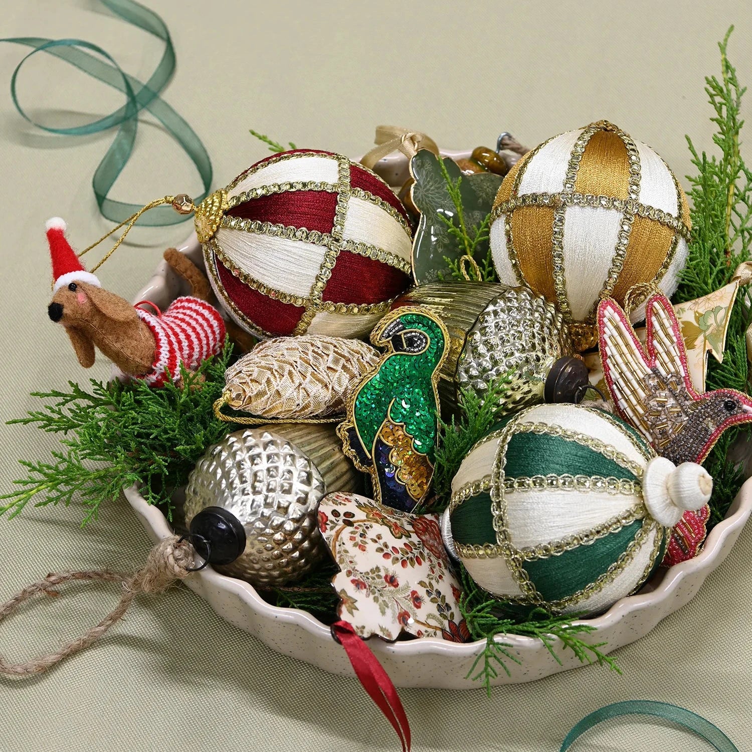 MAJESTIC Hanging Decal Ball - White & Green