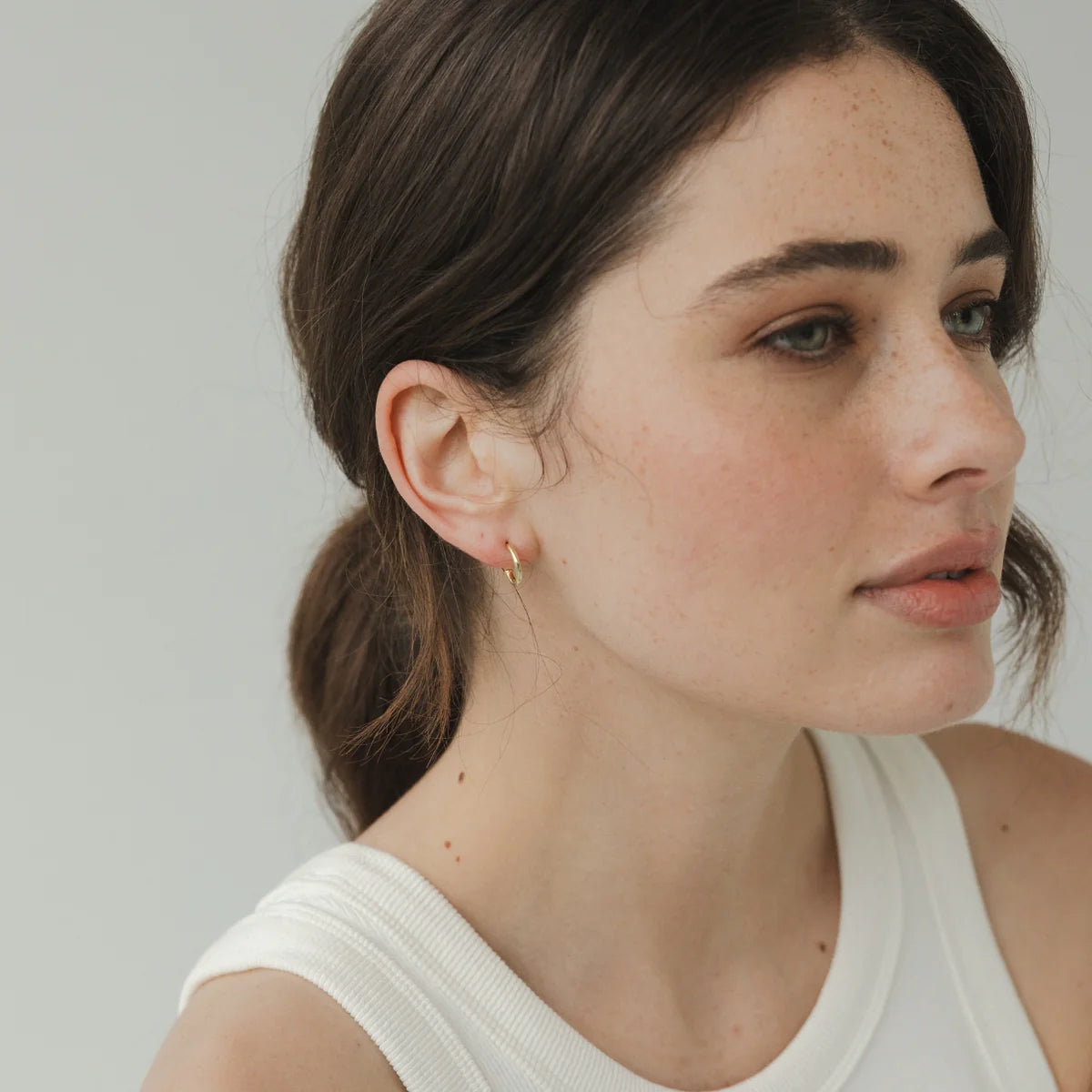 SOPHIE STORE HOOP STUDS