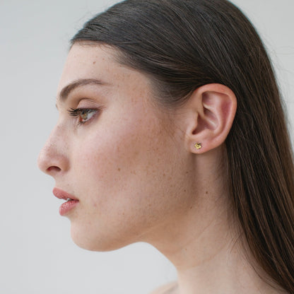 SOPHIE STORE DAISY DAY STUDS