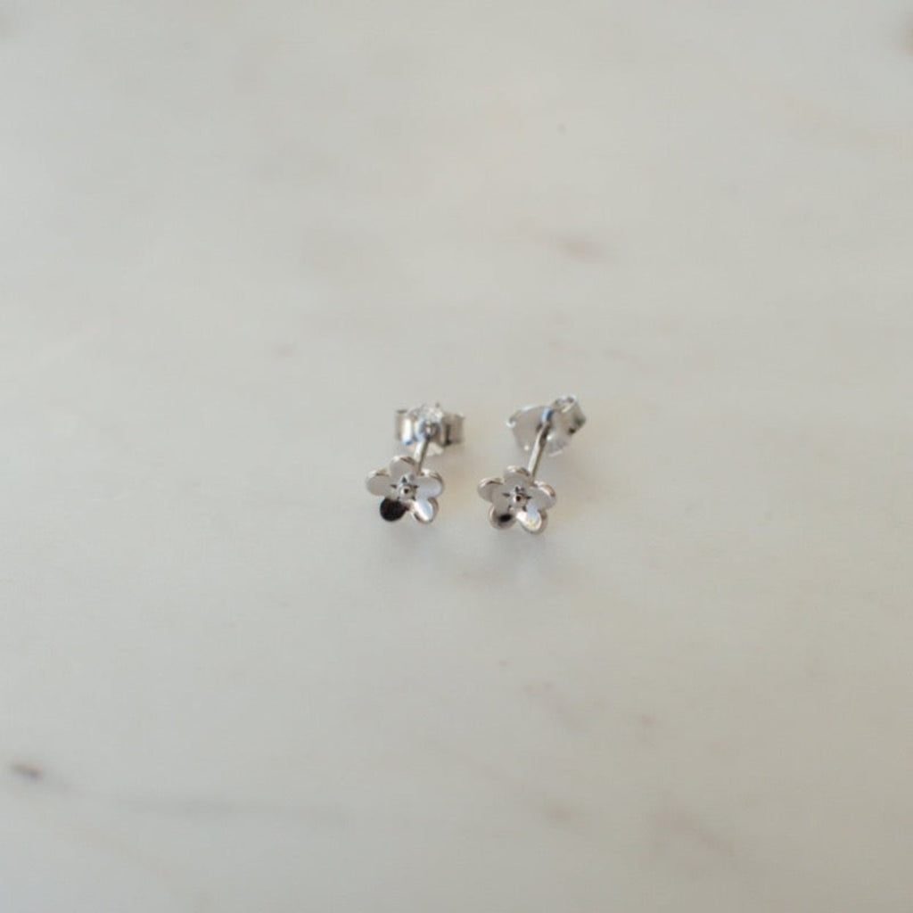 DAISY DAY STUDS