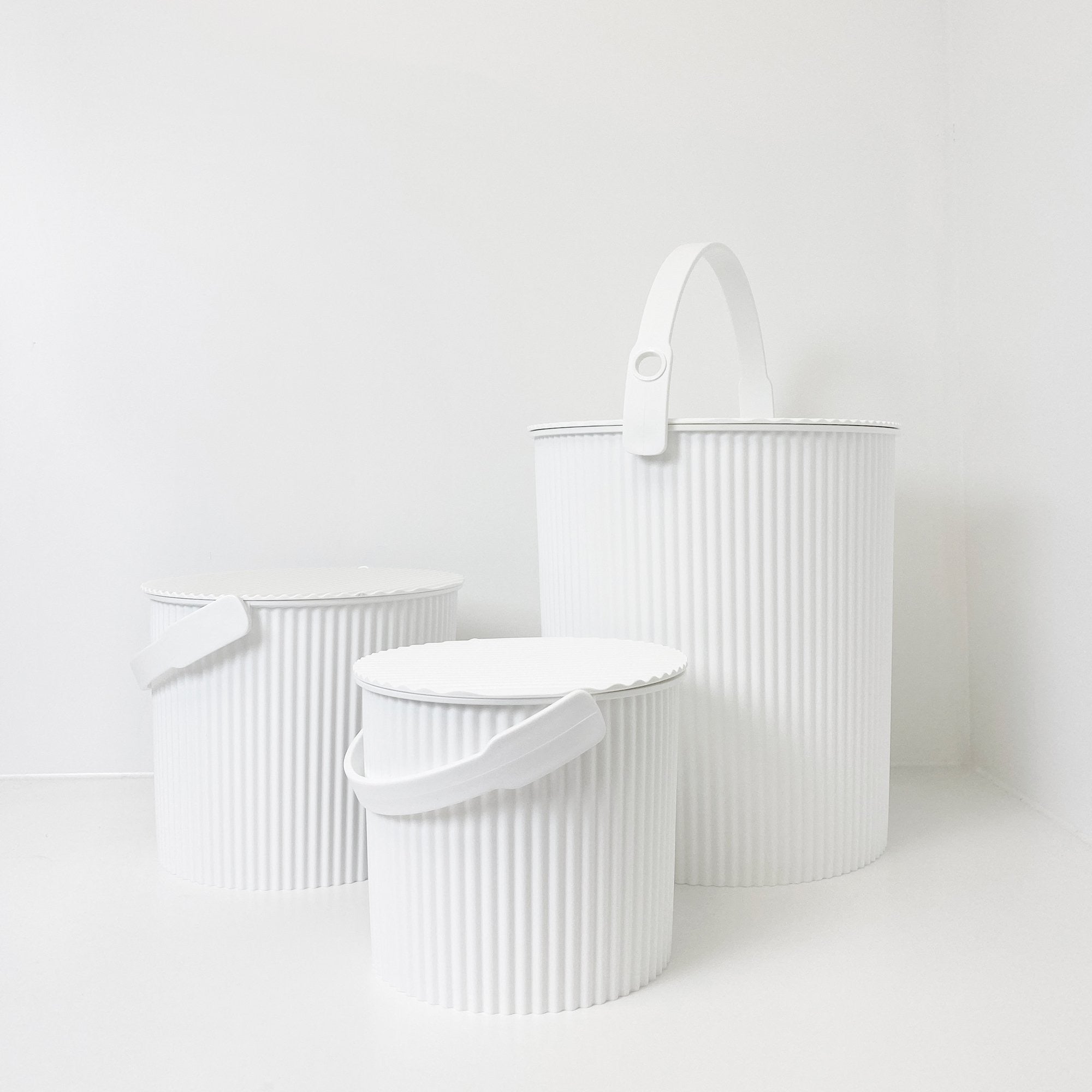 White Super Bucket