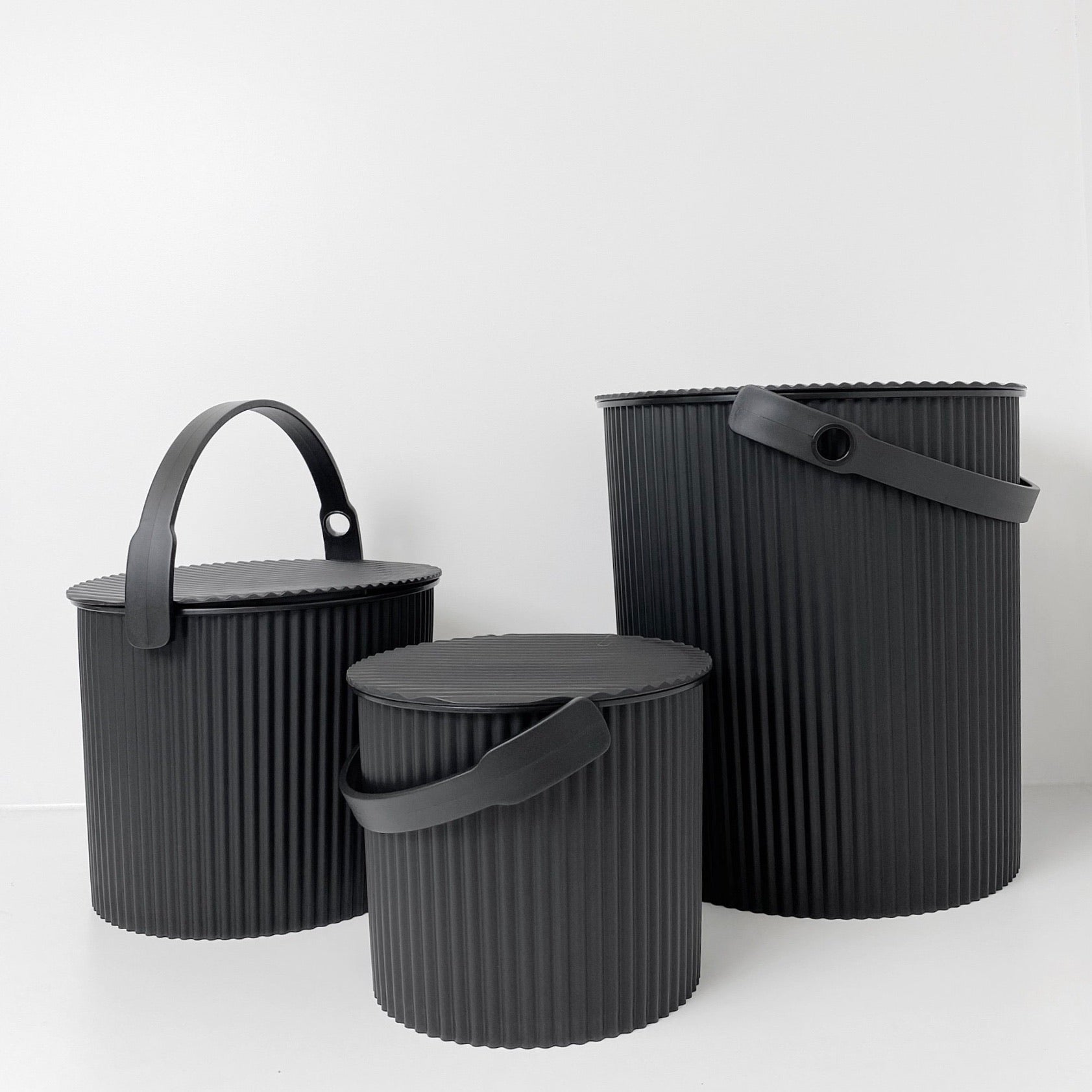 Black Super Bucket