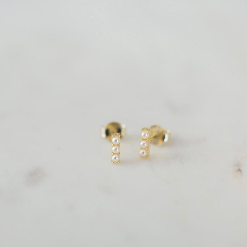 PEARL BAR STUD EARRINGS