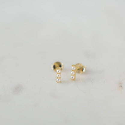 PEARL BAR STUD EARRINGS