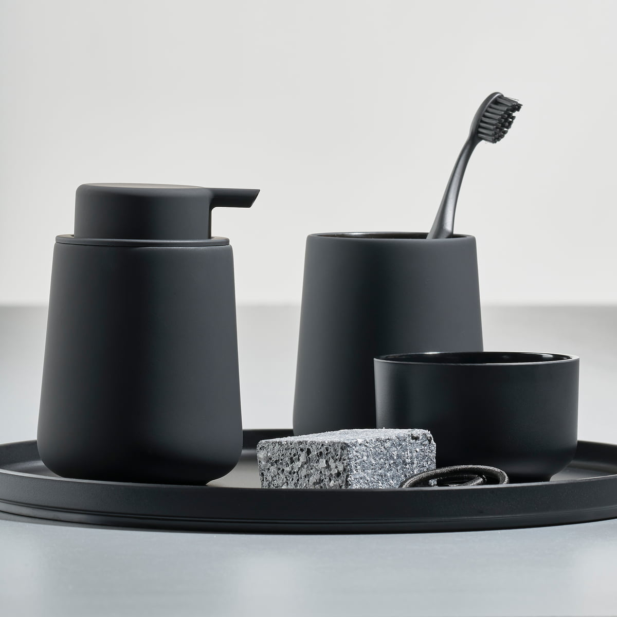 Ume Toothbrush Mug Black